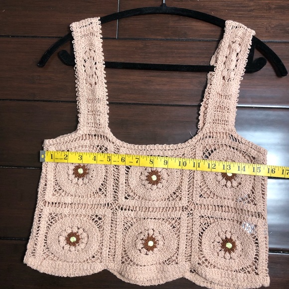 Cute tan retro crochet top - Picture 7 of 9